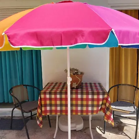 Little Treasure Apartment